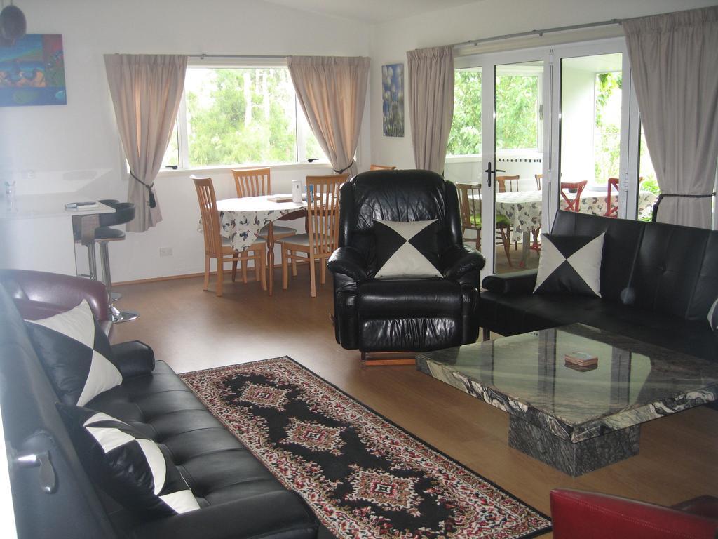 Miranda Orchard Cottage Extérieur photo